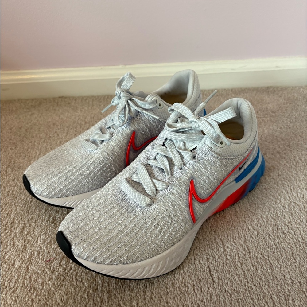 Like New Nike React Flyknit Sneaker